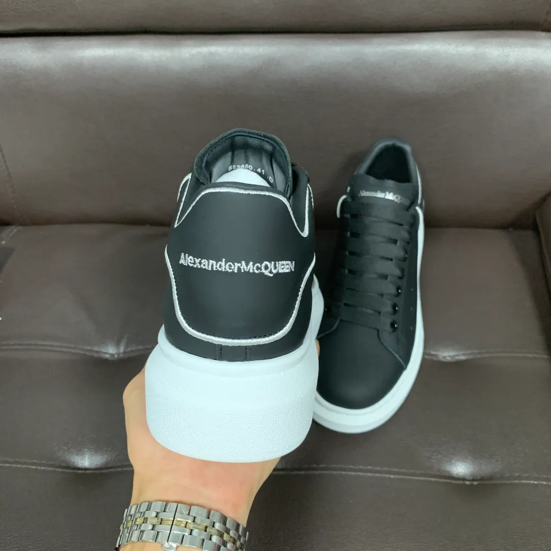👟👟Ex-factory price 560👟👟 Professional McQueen factory. Top version. Couple style 👫 Alexander McQUEEN high version has been upgraded to the highest quality again✅ 💪McQueen Spring, Summer, Autumn and Winter top version Purchasing level✅ Recruiting national online and offline agents to join 🤝 🏆Fabric: Original materials imported from Italy. Texture, water-resistant and non-discoloring 🏆Inner lining: ️A-grade Italian imported lining resistant to dirt, sweat-absorbent, breathable and comfortable 🏆Foot pads: top-grade imported Italian super-soft cowhide leather 🏆Outsole: PU+counter 1:1 🏆Shoe box: original white box. Plus white flip cover for double-layer protection. Cloth bag. Handbag. Certificate of 1:1 mold opening, 4-piece set. Delivered with a pair of shoelaces. 🖕🏿🖕🏿🖕🏿 You can choose any pair of shoelaces in any color of our factory 🏆Code number: women's 34-41. men's 38-46 🏆Special remarks (women's code 34.40.41, men's code 38.45.46 is customized, no returns or exchanges) Win-win cooperation 🤝